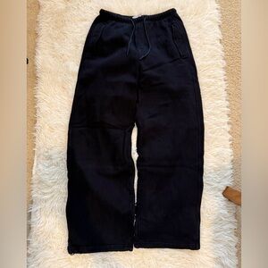 Aritzia straight leg sweatpants